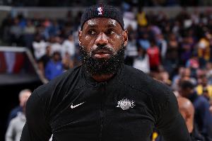 乐鱼平台-没队要得起受制于新版劳资协议 詹姆斯的交易几乎不可能发生