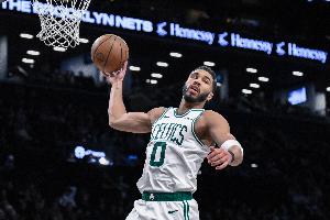 体育直播-马祖拉谈塔图姆伤势:看起来还好&目前在冰敷 现在要多加注意了