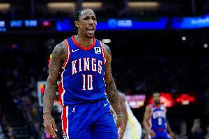 乐鱼娱乐体育-德罗赞：不应该把本赛季的种种变动作为借口 我根本不在乎这些