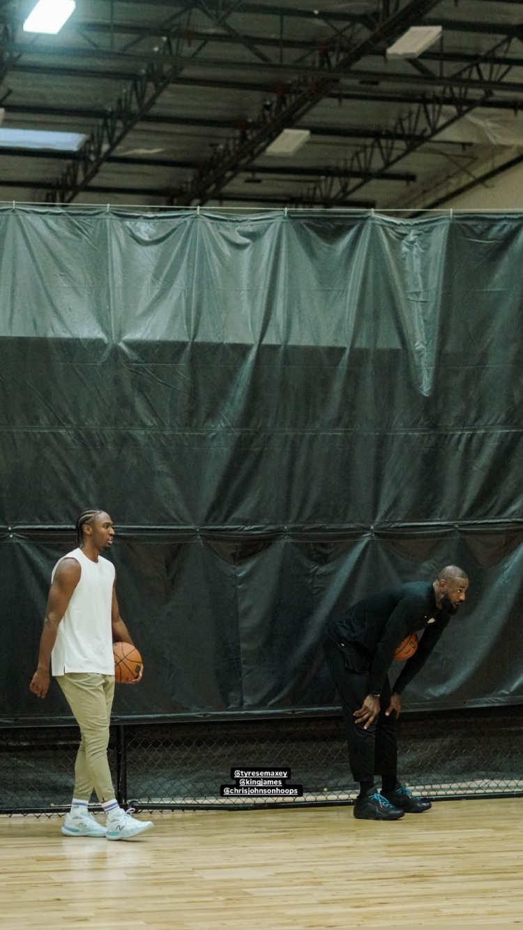 乐鱼娱乐体育-马克西谈和詹姆斯训练：他在第23个赛季仍然全情投入  这令人惊叹